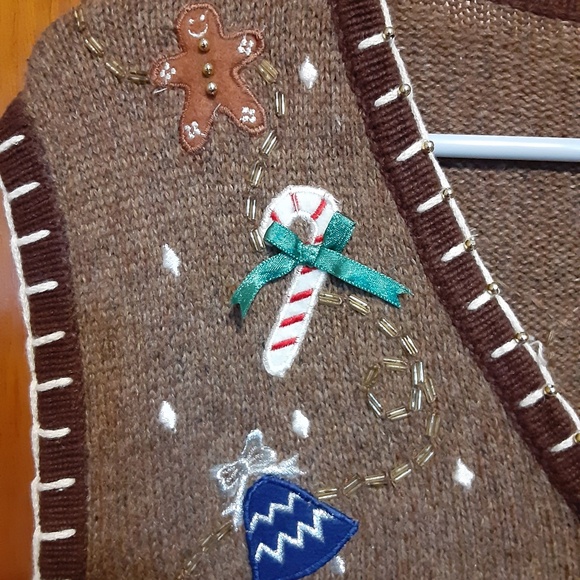 Designers Originals Studio Fa La La Embellished Christmas Vest - Picture 4 of 9